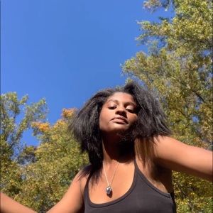 Meet your Posher, Simone